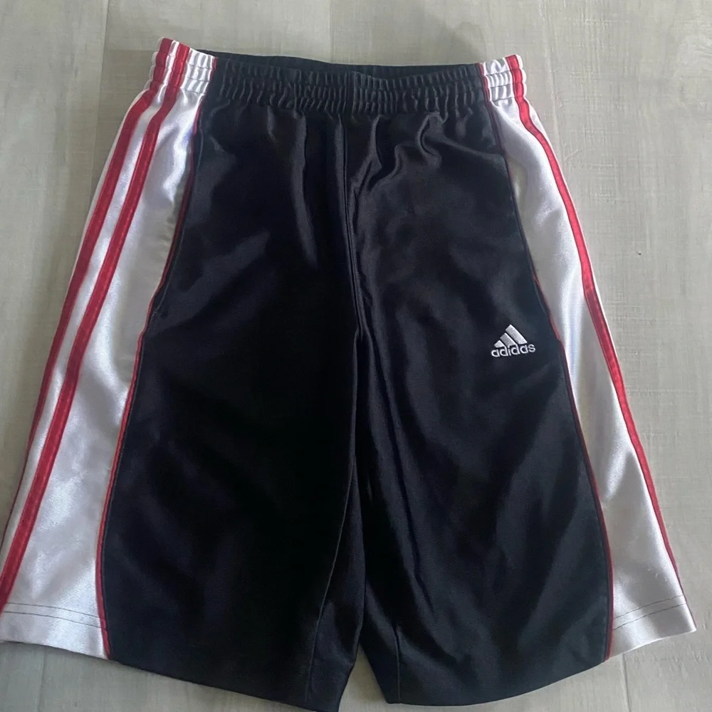 Adidas Kids Black Athletic Shorts size M